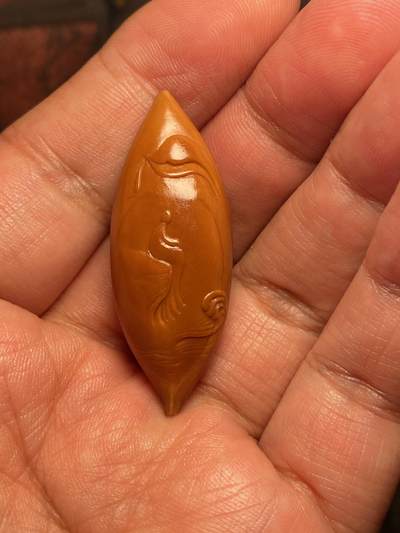 苏工核雕手工放漏价 - 苏工核雕纯手工，二花超长，佛本无相，薄艺雕，独特风格，喜欢的来，尺寸1。8x4.7