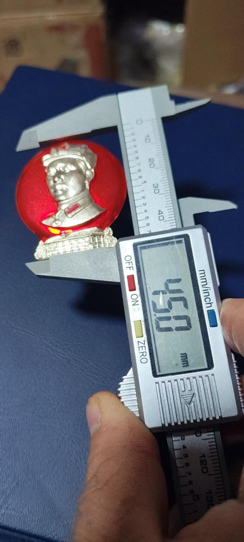 毛主席像章专场 🔥🔥八角帽🔥🔥毛主席像章，背面还有葵花图案和忠字