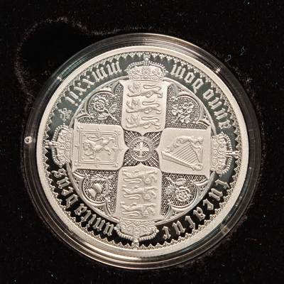 【德藏】【麦稀奇收藏嘉年华】世界币章拍卖第134期（拍品征集中~欢迎藏友联系） - 圣赫勒拿哥特皇冠2英镑精制纪念银币 直径45mm；重2盎司 999银 原盒 原证书