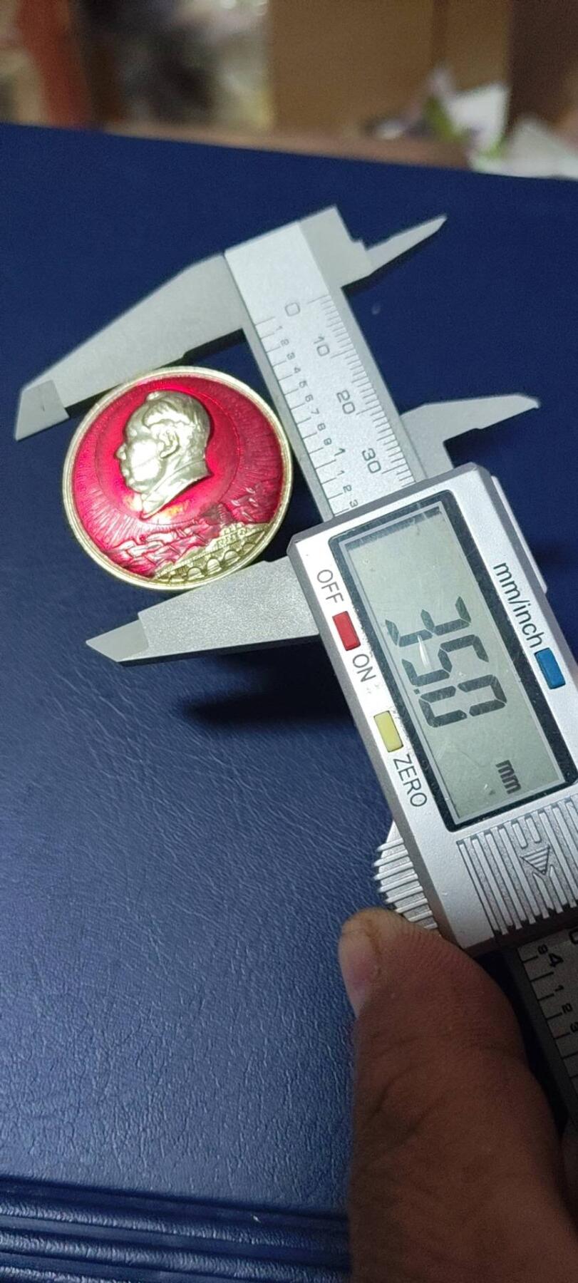 毛主席像章专场 🔥🔥毛主席像章，35毫米，