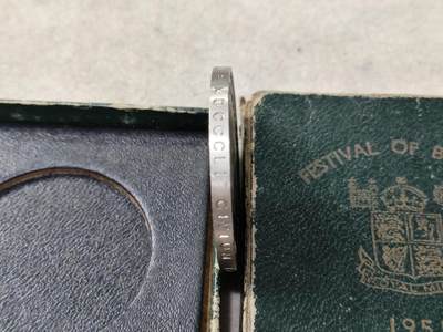 外币收藏 #纪念币 英国1951年马剑克朗-原装绿盒英国最后的马剑-铜镍币类精制pl（Proof Like)，直径38.61毫米。