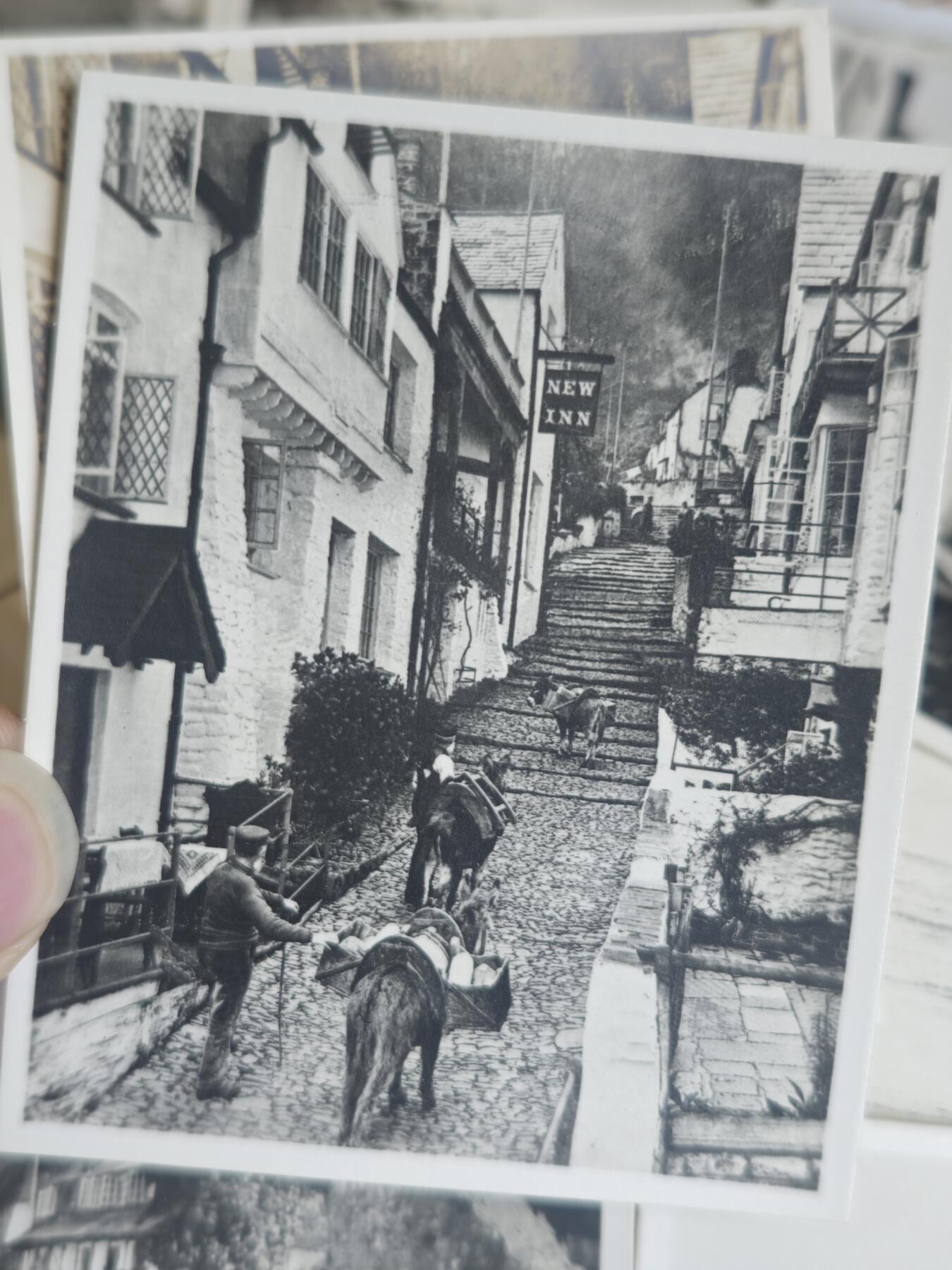 丝路的贵霜小店•暑期大回归•「第7期」 英国Clovelly村庄的纪念照集，1930-1950年代
