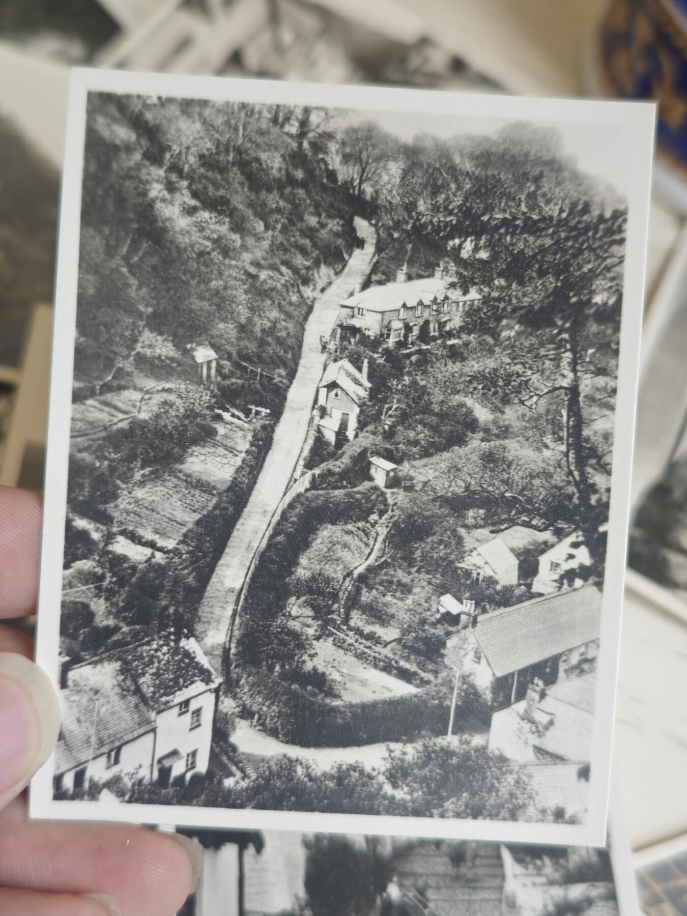 丝路的贵霜小店•暑期大回归•「第7期」 英国Clovelly村庄的纪念照集，1930-1950年代