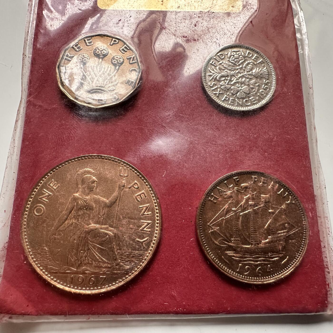 🌹外币初藏🌹🐯2025年第64场  每周二四六晚8️⃣点 接代拍 英国卡装四枚
