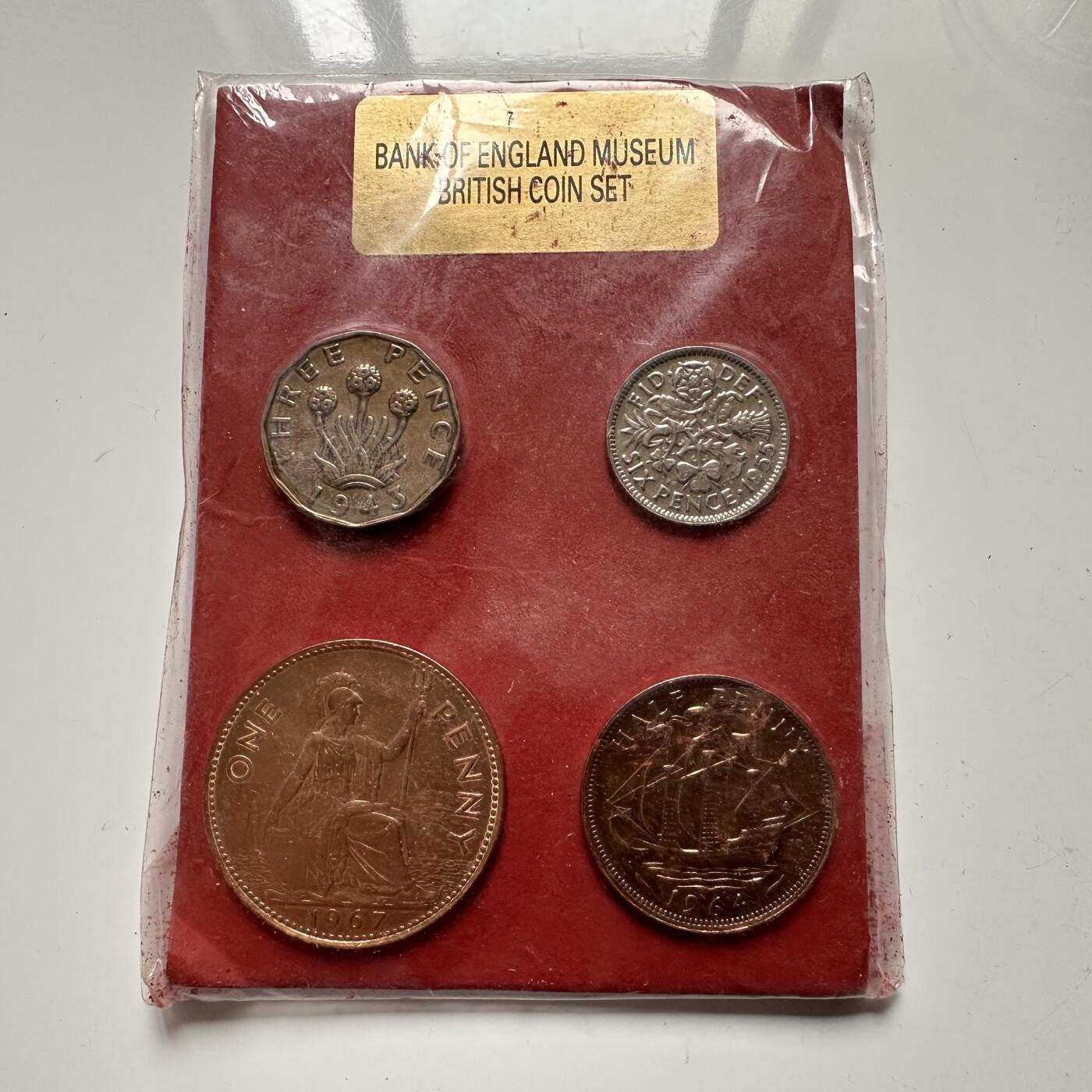 🌹外币初藏🌹🐯2025年第64场  每周二四六晚8️⃣点 接代拍 英国卡装四枚