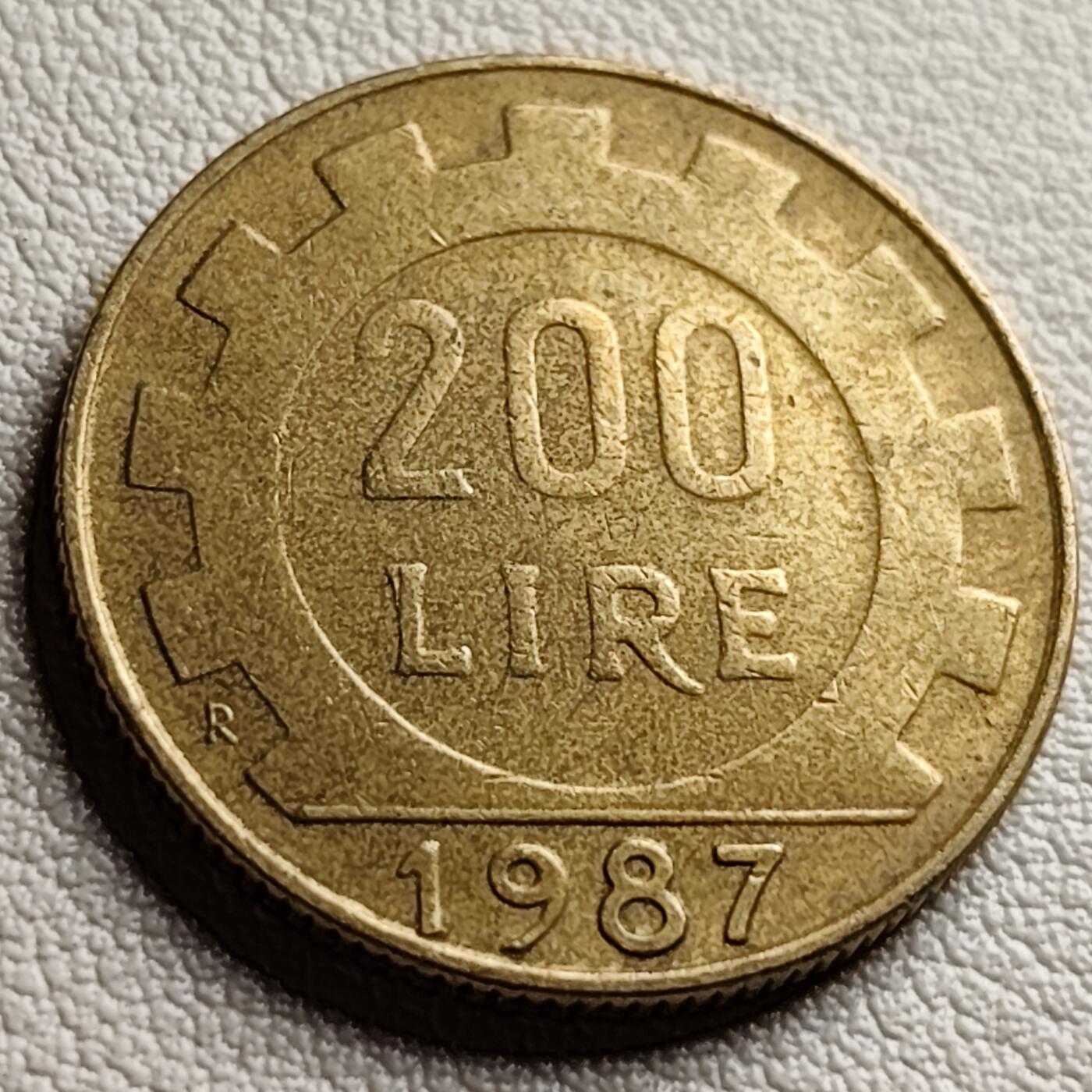 泉币菌-第38场-各国散币 意大利1987年200里拉 丰收女神 齿轮 铝青铜币 外国硬币 24mm 