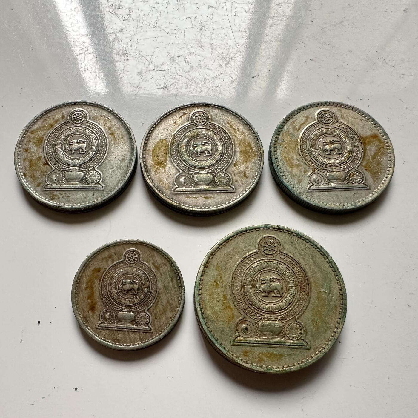 🌹外币初藏🌹🐯2025年第64场  每周二四六晚8️⃣点 接代拍 斯里兰卡五枚