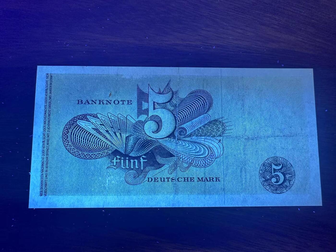 喜羊羊钱币收藏2025第4期高性价比回馈场（第一场）（众多稀有品种高性价比精品纸钞） 	德国	P-13f 1948年5马克		豹子号，AU				BR943666	