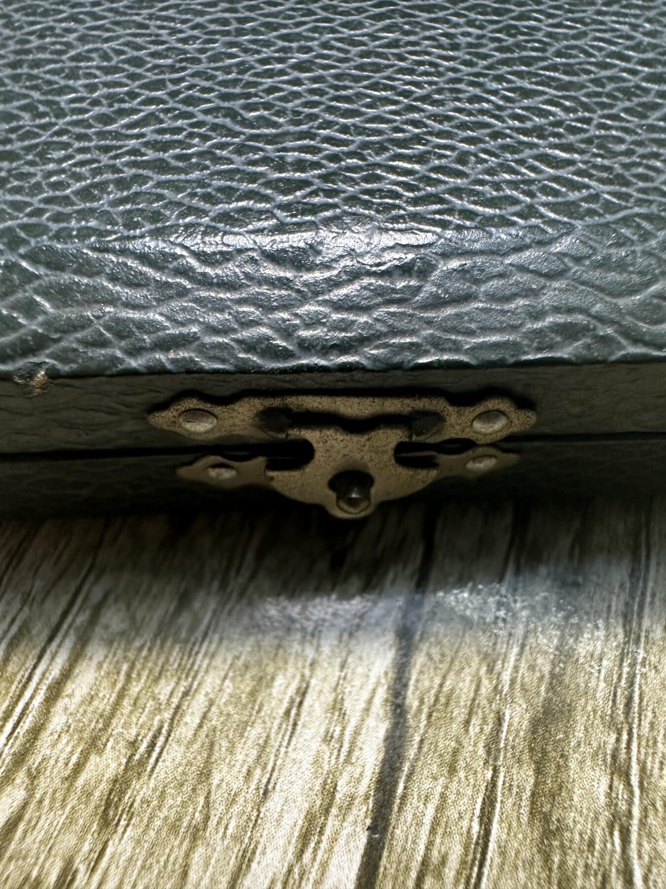 钱币，章 日本七七事变殉国纪念章，历史见证物件，纯银，21.9g，原盒