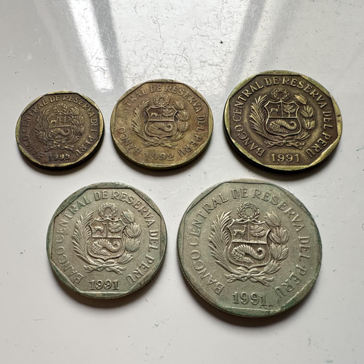 🌹外币初藏🌹🐯2025年第64场  每周二四六晚8️⃣点 接代拍 秘鲁90年代盲文版五枚