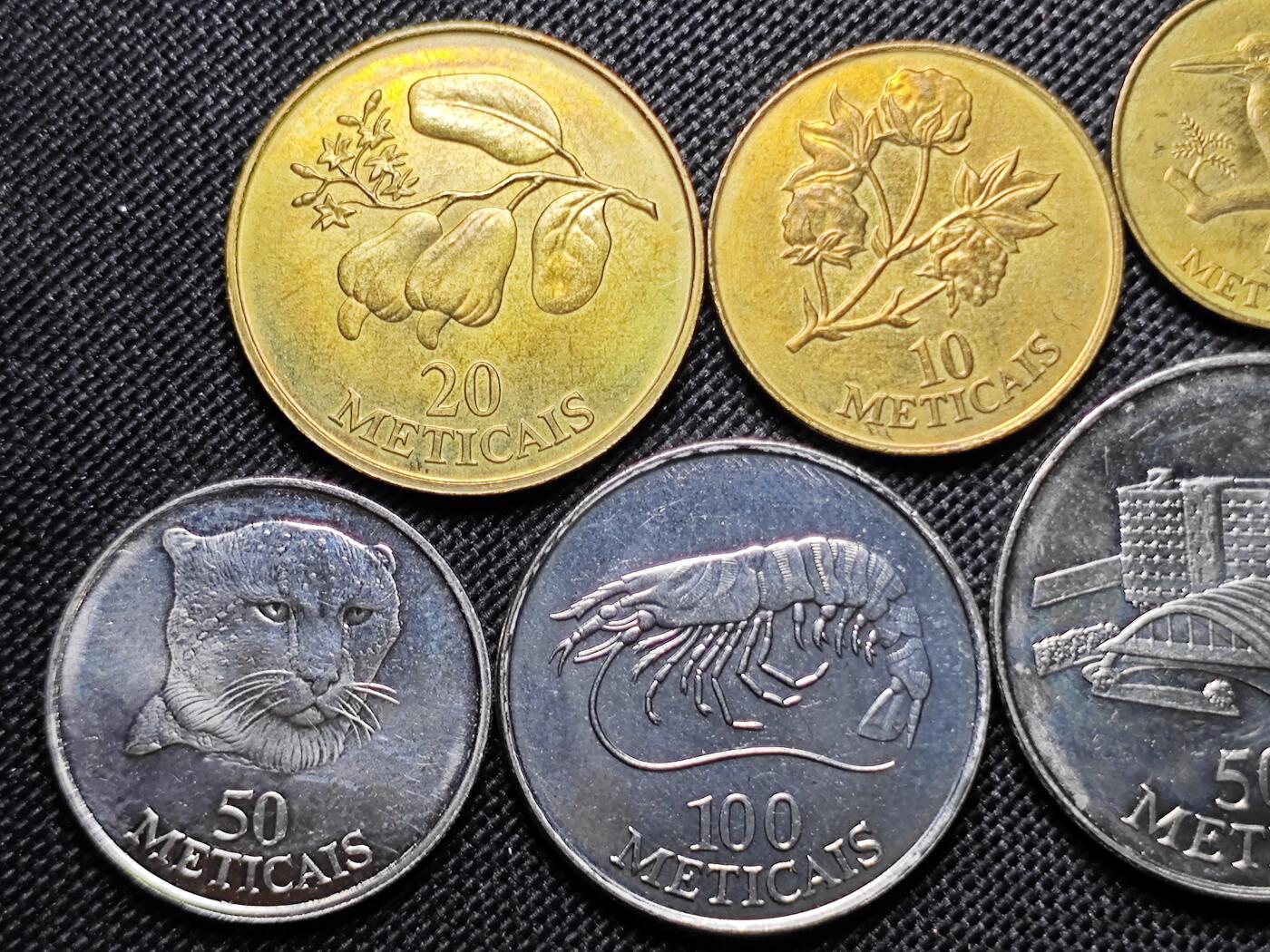 KK钱币收藏小铺 第300期 百期特拍3连拍第2场  周末发货 1994莫桑比克 大小面值清年一套！