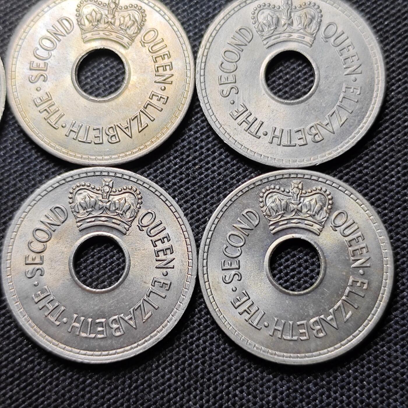 KK钱币收藏小铺 第300期 百期特拍3连拍第2场  周末发货  斐济1便士9枚中孔 好品！热门品种！
