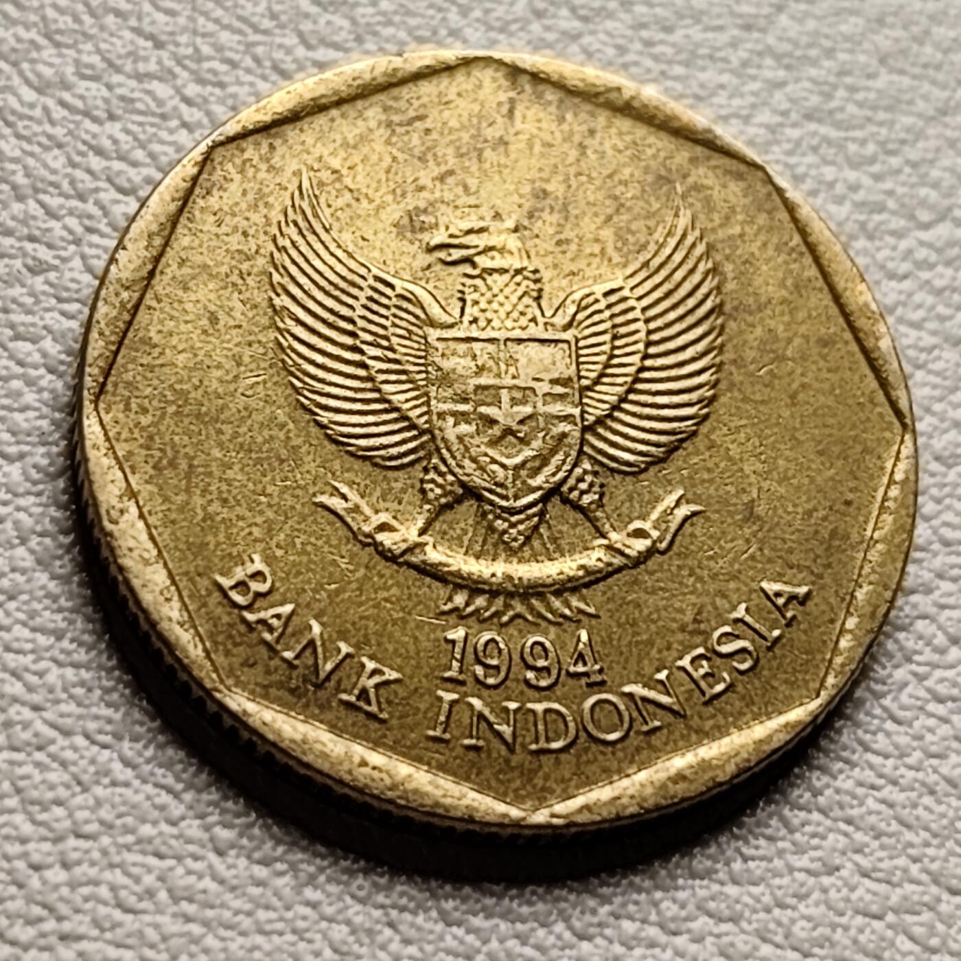 泉币菌-第40场-各国老币福利场 耕牛 印尼100铜币 1996年 22mm