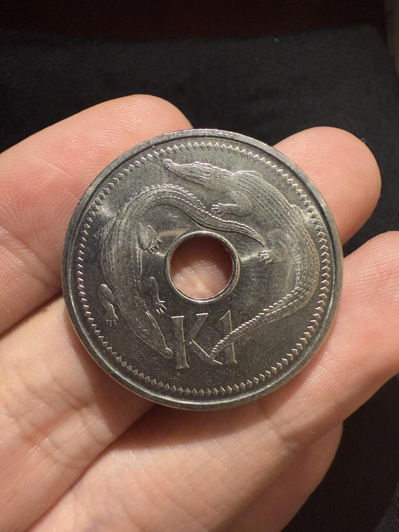 南宋泉阁俄币 外币 国币 专场第十二期【送拍无额外佣金】 帕劳 2010年鳄鱼纪念币 未流通双面转光 形制特殊 好品