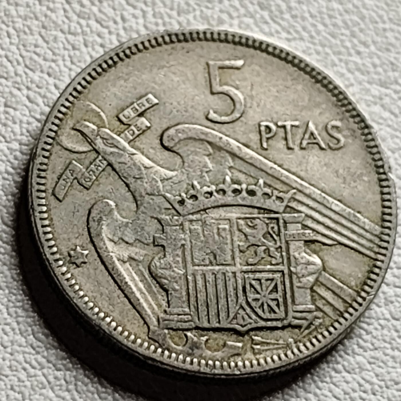 泉币菌-第40场-各国老币福利场 西班牙1957年5比塞塔 弗朗哥头像 23mm