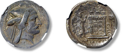 上海匡时2025年春季拍卖会 波西斯王国 拜火教四德拉克马银币一枚，公元前 3 世纪早期发行，正面为 Bagadat 头像，背面左侧为国王站像，上手抬起，向中央的火神庙祈祷，火神庙上方为有翼的阿胡拉·玛兹达。右侧为神幡。周围为阿拉米语铭文译为“瓦德弗拉达德，众神的弗拉塔拉卡”，弗拉塔拉卡是一个古老的波斯头衔，可解释为“领袖、总督、先行者”，NGC 评级，评级编号：6829395-049