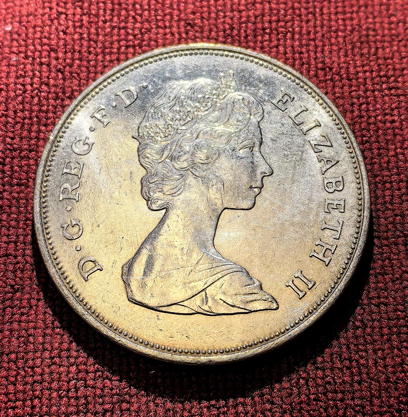 南宋泉阁俄币 外币 国币 专场第十二期【送拍无额外佣金】 英国 1981年 伊丽莎白二世 黛安娜王妃结婚纪念大型铜镍币 好品 镜面工艺