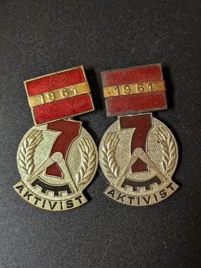 韵星假日拍卖第十九期 -- Rimey Holidays Auction 19 - 民主德国七年建设计划优胜服务奖章一对
