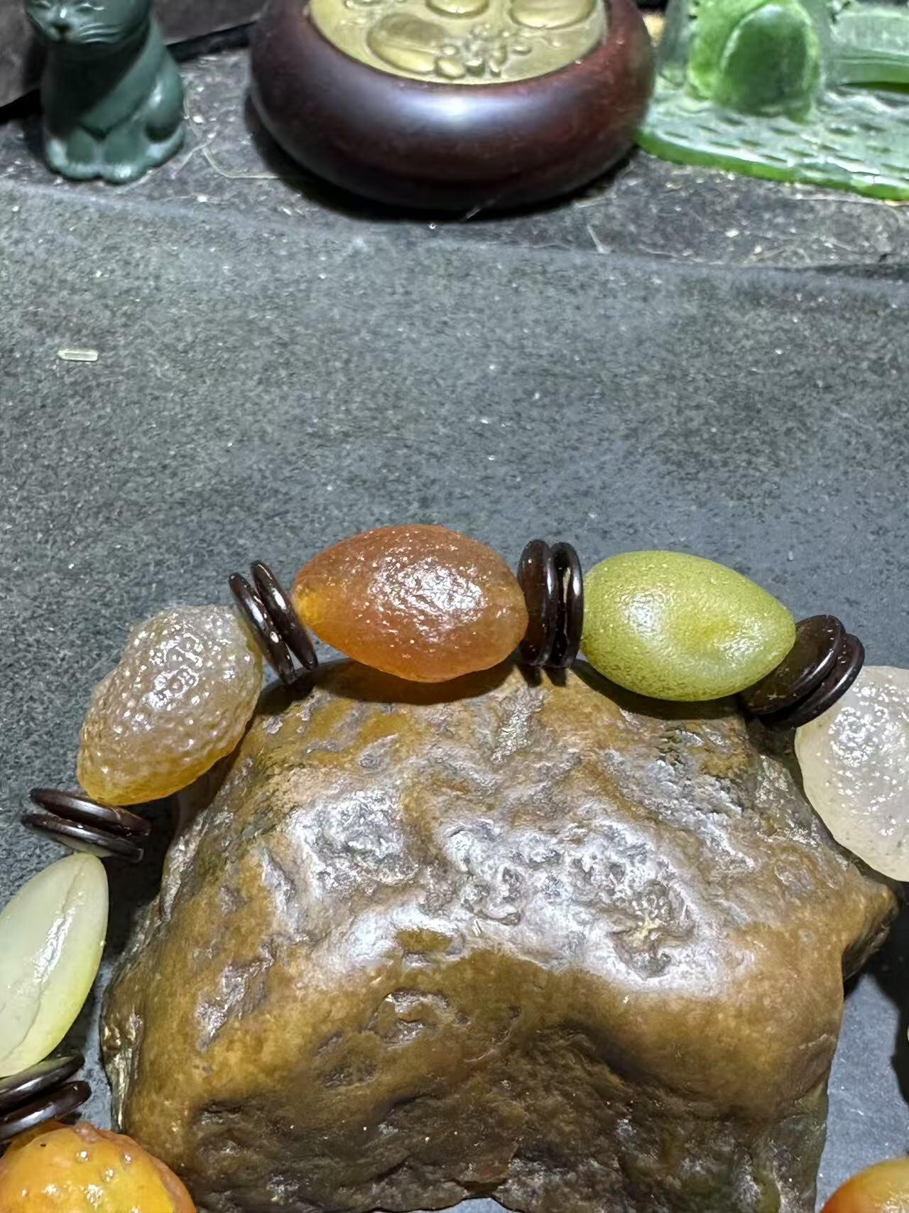 放一条福利！精美天然阿拉善戈壁糖心玛瑙原石手串一条，，