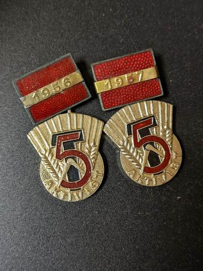 韵星假日拍卖第十九期 -- Rimey Holidays Auction 19 - 民主德国五年建设计划优胜服务奖章一对