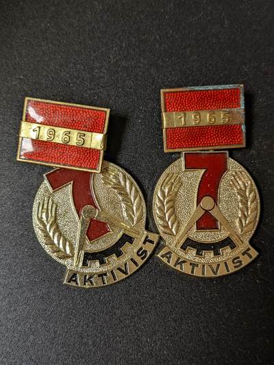 韵星假日拍卖第十九期 -- Rimey Holidays Auction 19 - 民主德国七年建设计划优胜服务奖章一对