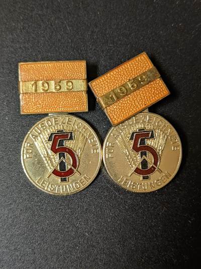 韵星假日拍卖第十九期 -- Rimey Holidays Auction 19 - 民主德国五年建设计划优秀服务奖章一对