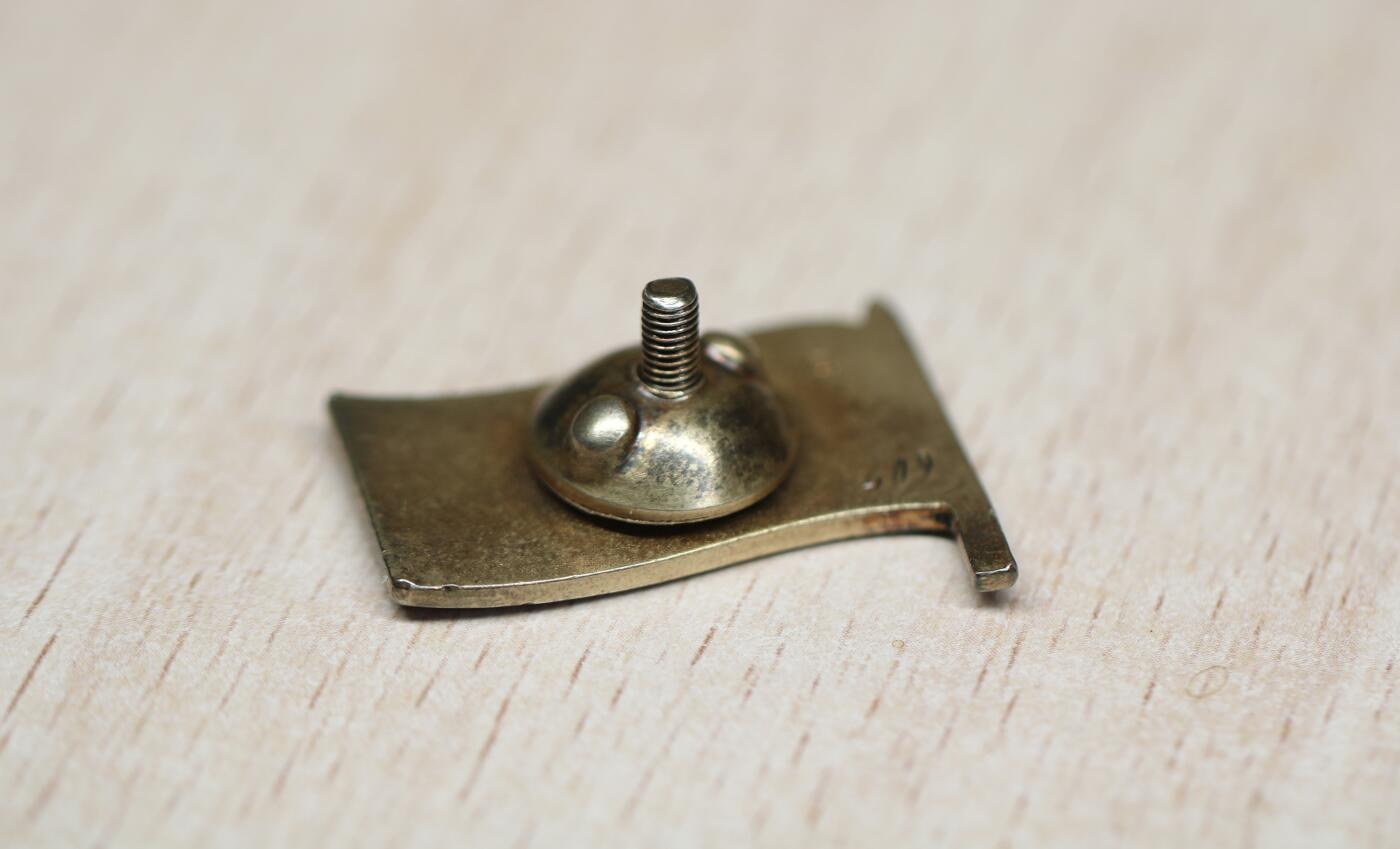 大猫徽章拍卖 第273期 乌兹别克斯坦小红旗50年代版，转轮 409号