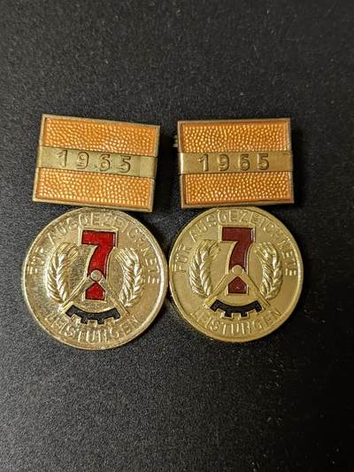 韵星假日拍卖第十九期 -- Rimey Holidays Auction 19 - 民主德国七年建设计划优秀服务奖章一对