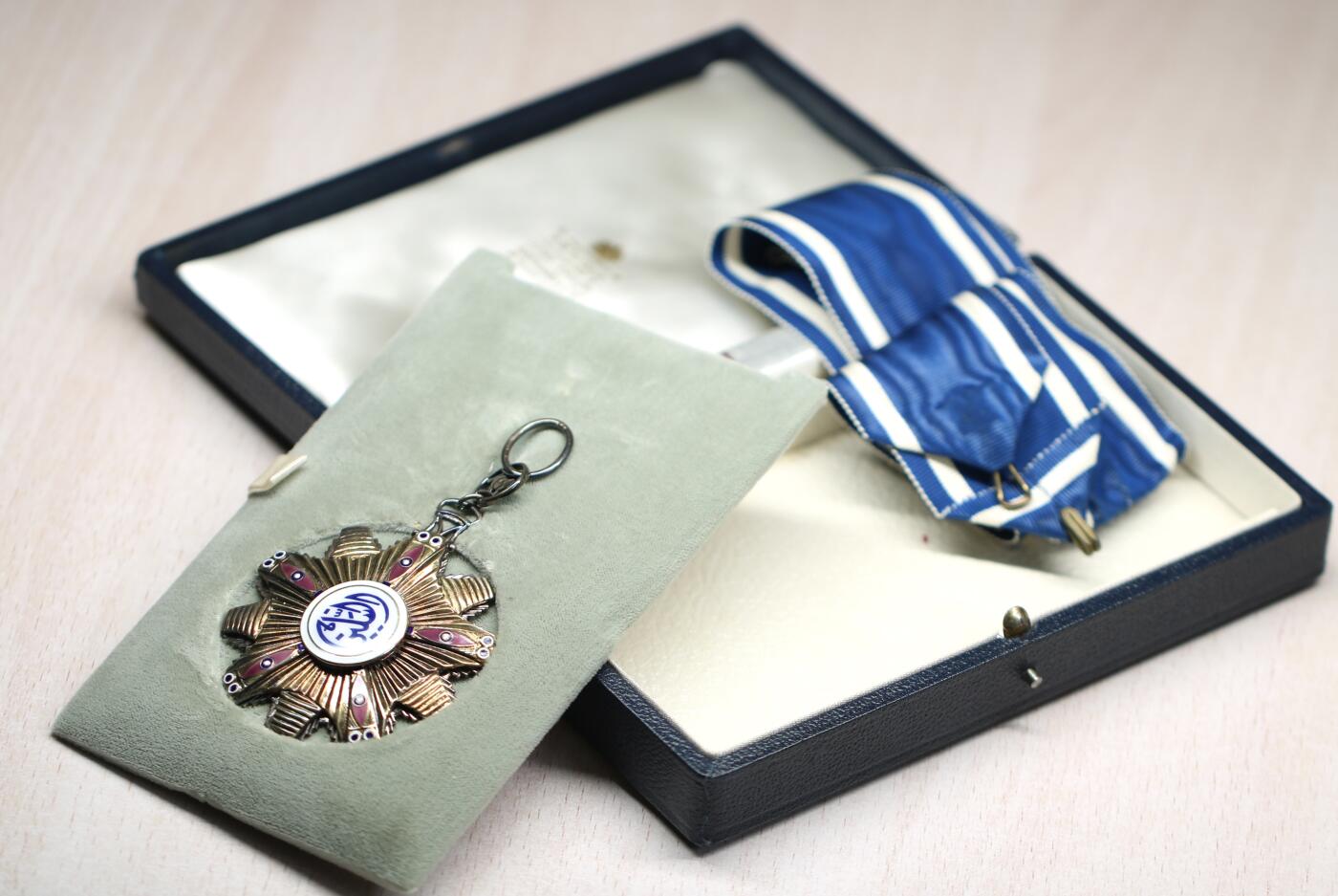 大猫徽章拍卖 第273期 苏丹指挥官级两尼罗河勋章 早期英国造银珐琅版 