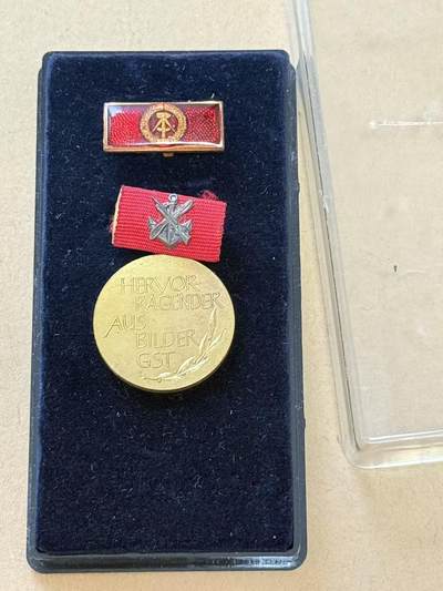 韵星假日拍卖第十九期 -- Rimey Holidays Auction 19 - 民主德国GST体育技术协会金级奖章带盒略