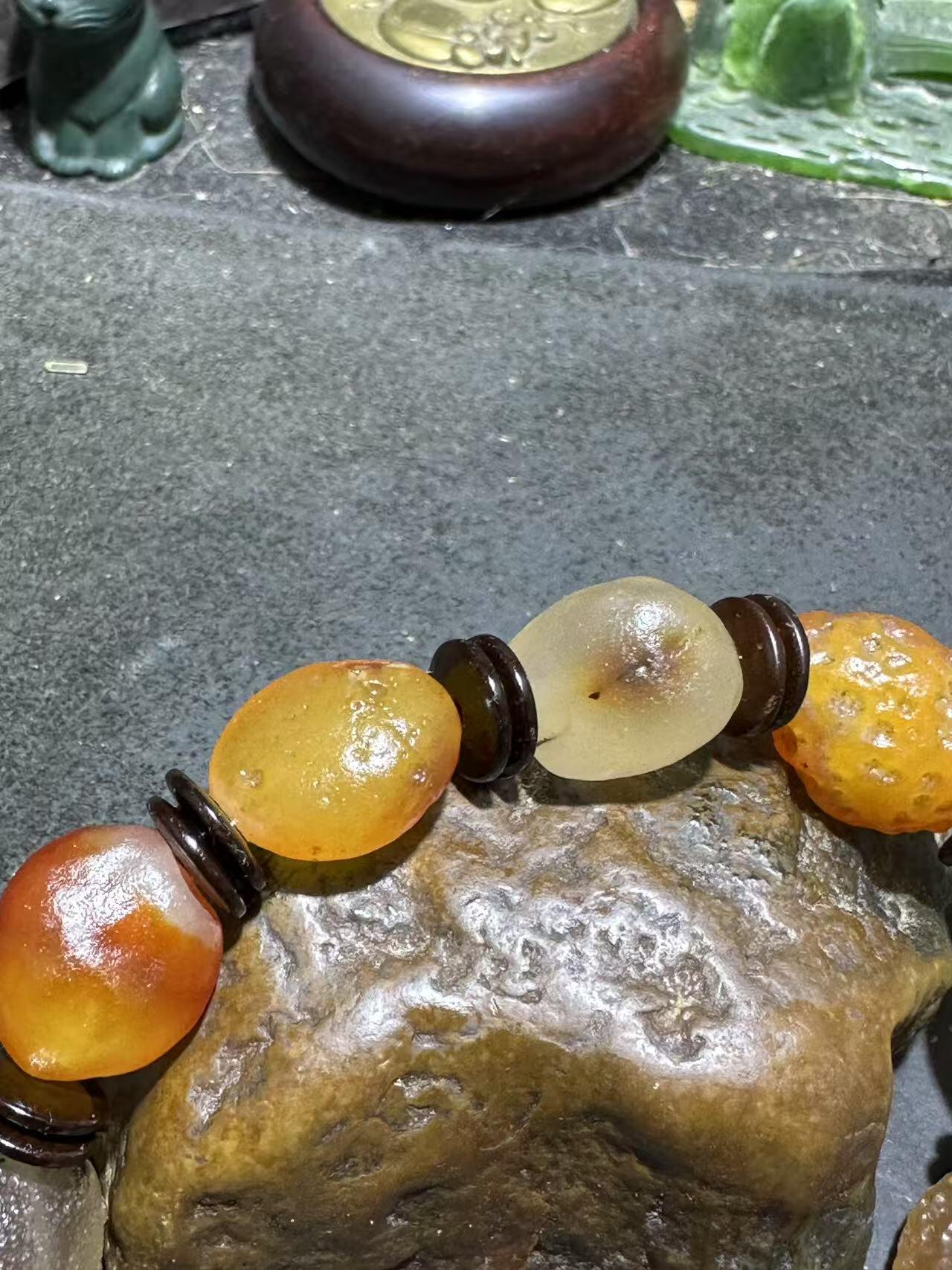 放一条福利！精美天然阿拉善戈壁糖心玛瑙原石手串一条，，