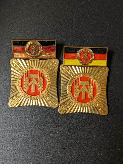 韵星假日拍卖第十九期 -- Rimey Holidays Auction 19 - 民主德国集体劳动荣誉奖章一对 