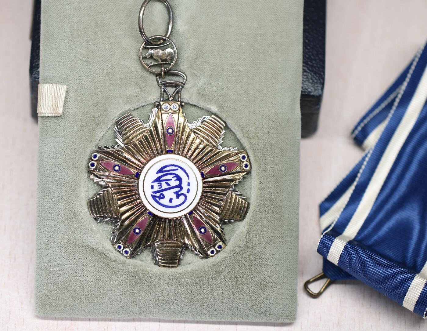 大猫徽章拍卖 第273期 苏丹指挥官级两尼罗河勋章 早期英国造银珐琅版 