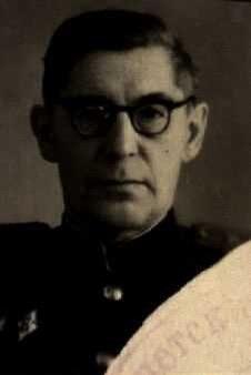 大猫徽章拍卖 第273期 莫斯科古比雪夫军事工程学院毕业证章带证书，第一版 