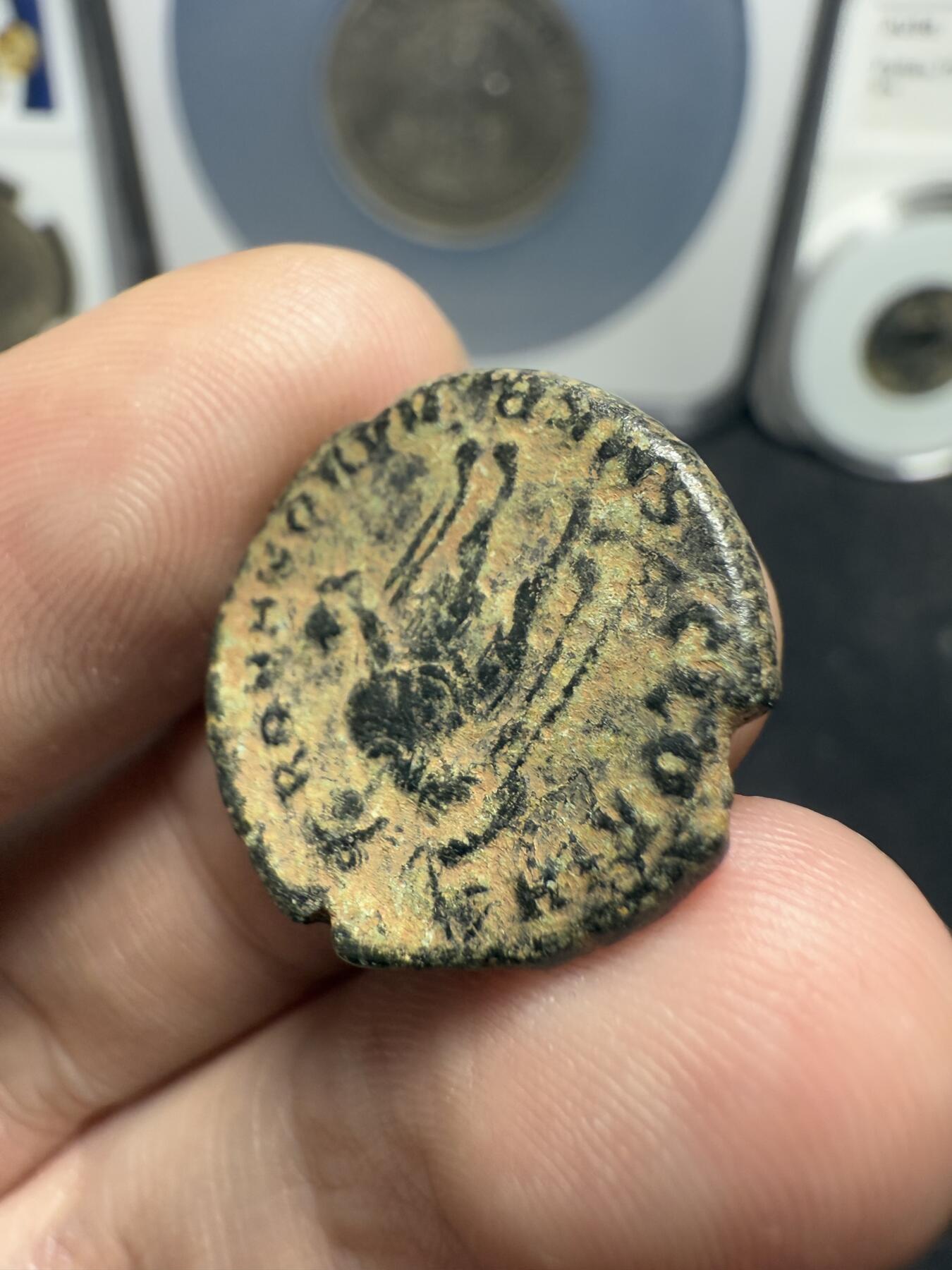 南宋泉阁俄币 外币 国币 专场第十二期【送拍无额外佣金】 古罗马 公元384-423 霍诺留铜币 个头偏大 厚重 罗马东西分裂后 西罗马第一位皇帝 头像打制不错