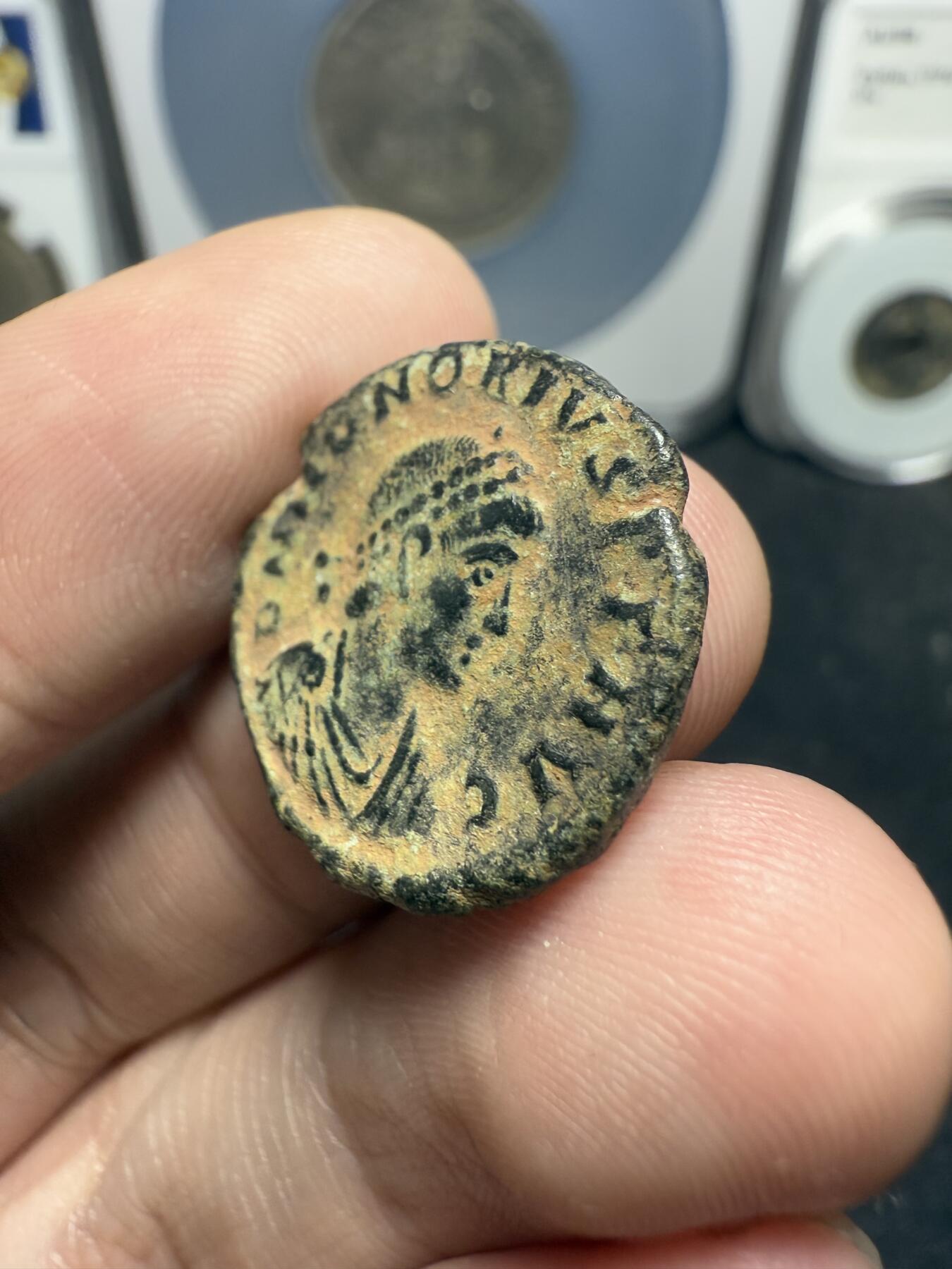 南宋泉阁俄币 外币 国币 专场第十二期【送拍无额外佣金】 古罗马 公元384-423 霍诺留铜币 个头偏大 厚重 罗马东西分裂后 西罗马第一位皇帝 头像打制不错