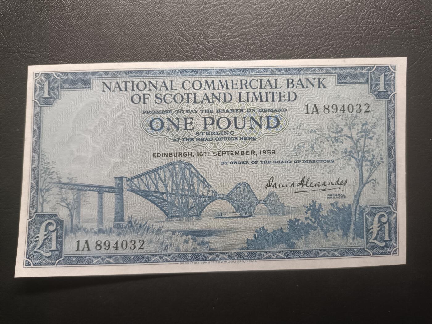2025六月第四期（总第181期） 苏格兰商业银行1959年1镑AUNC首冠1A首发年份，福斯铁桥和苏格兰大徽章，早期已消失的银行