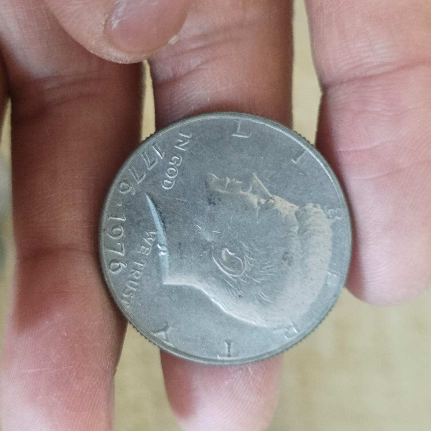 泡泡币外币第五十四场可代拍15038385335微信 美国76年半元