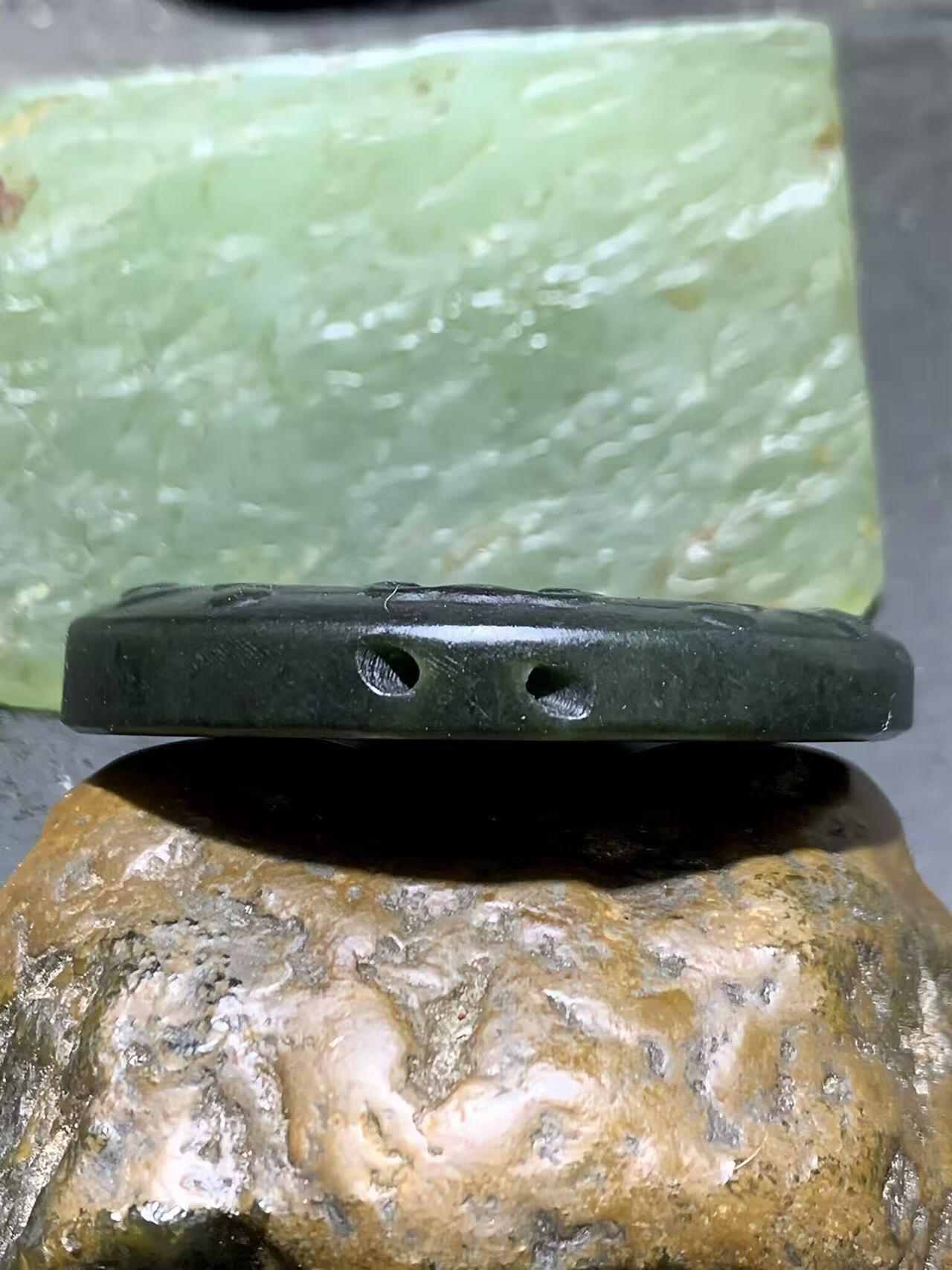 精美新疆和田青玉雕刻太极阴阳鱼兽面纹圆牌一块，