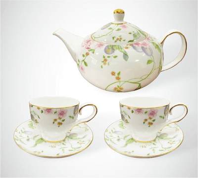 上海拍卖行2025年春季西洋艺术品拍卖会 - 英国Wedgwood"甜梅系列"下午茶套组(全新)