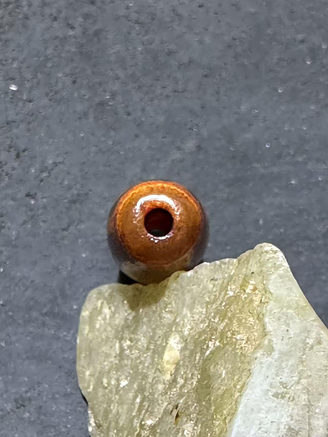 仅此一颗，藏传包浆风化六眼随形天珠一颗
