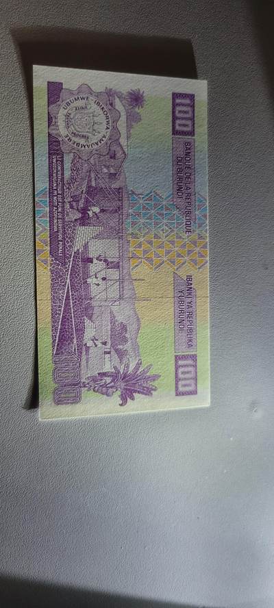 2025第十七期 纸币均有灯光 全新UNC 布隆迪100法郎纸币  2011年版