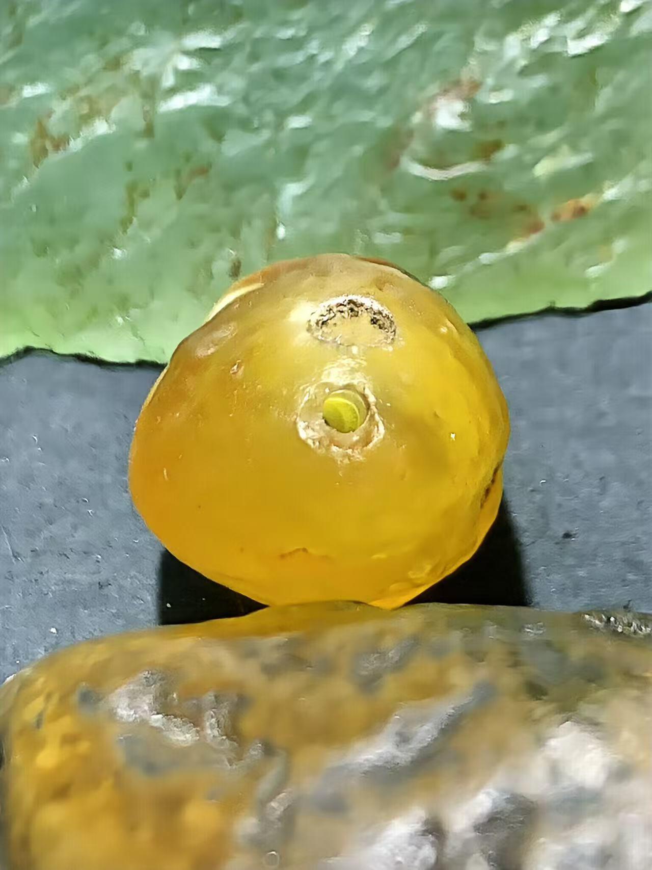 精美冰透高玉化阿拉善玛瑙包玛瑙，原石珠子一颗