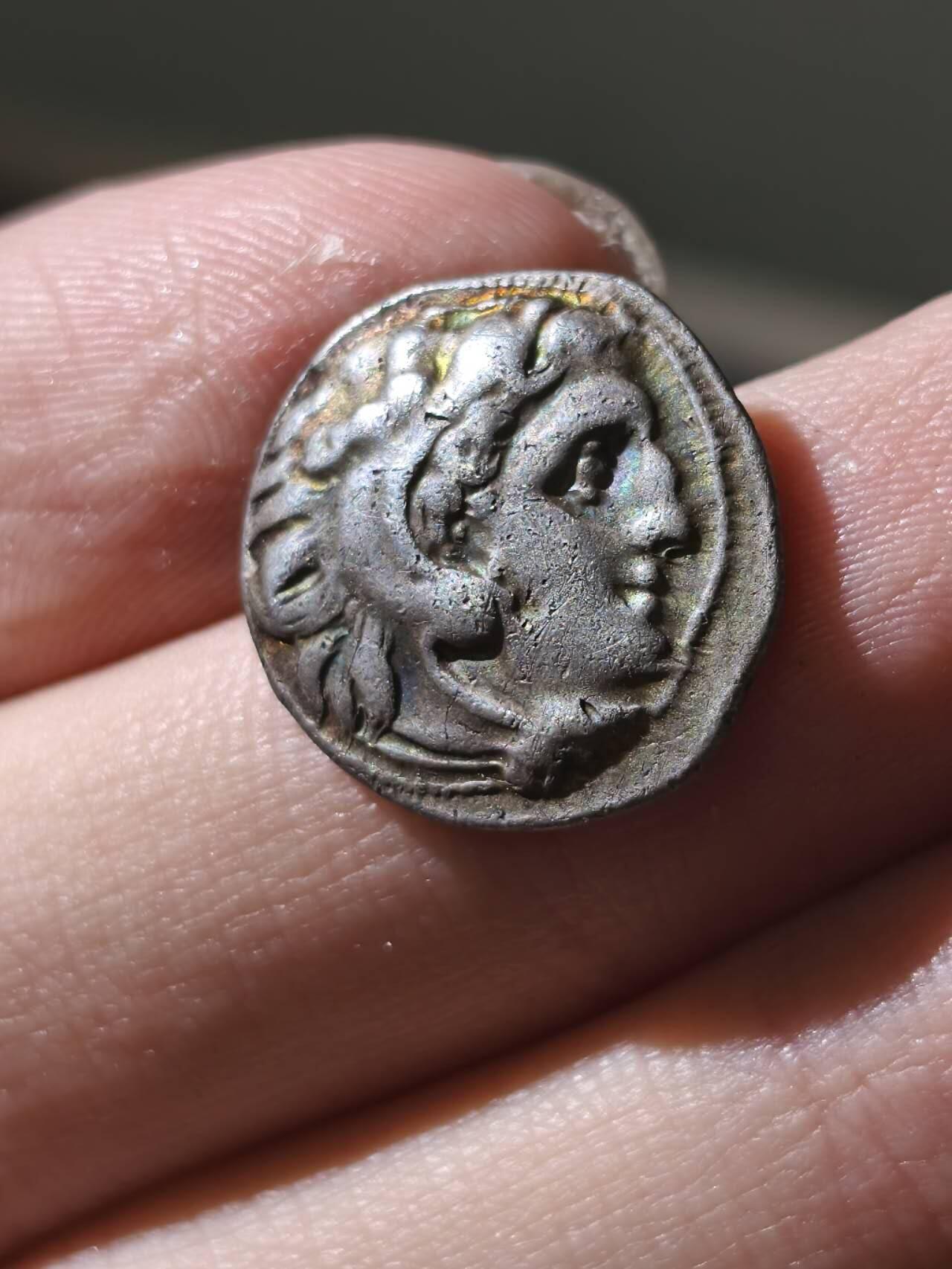 星盘钱币6.28外国古典币专场 满打全打大力神一德，正背面一点不少，全打上了，连领子底下的圈都打上了，这个在一德大力神里算是比较难得的，而且这个有漂亮的彩色包浆，头像也十分帅气，铭文清晰