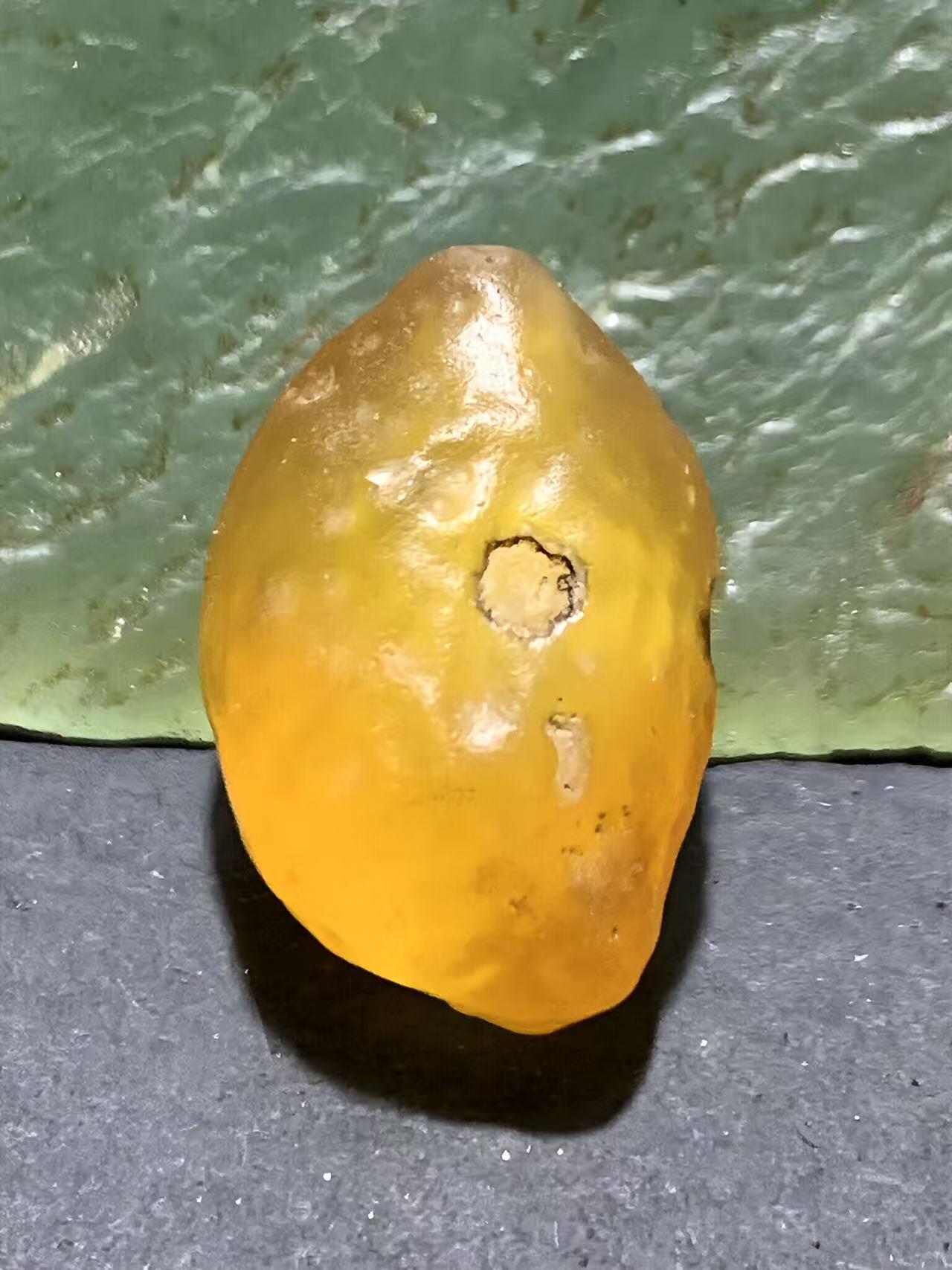 精美冰透高玉化阿拉善玛瑙包玛瑙，原石珠子一颗