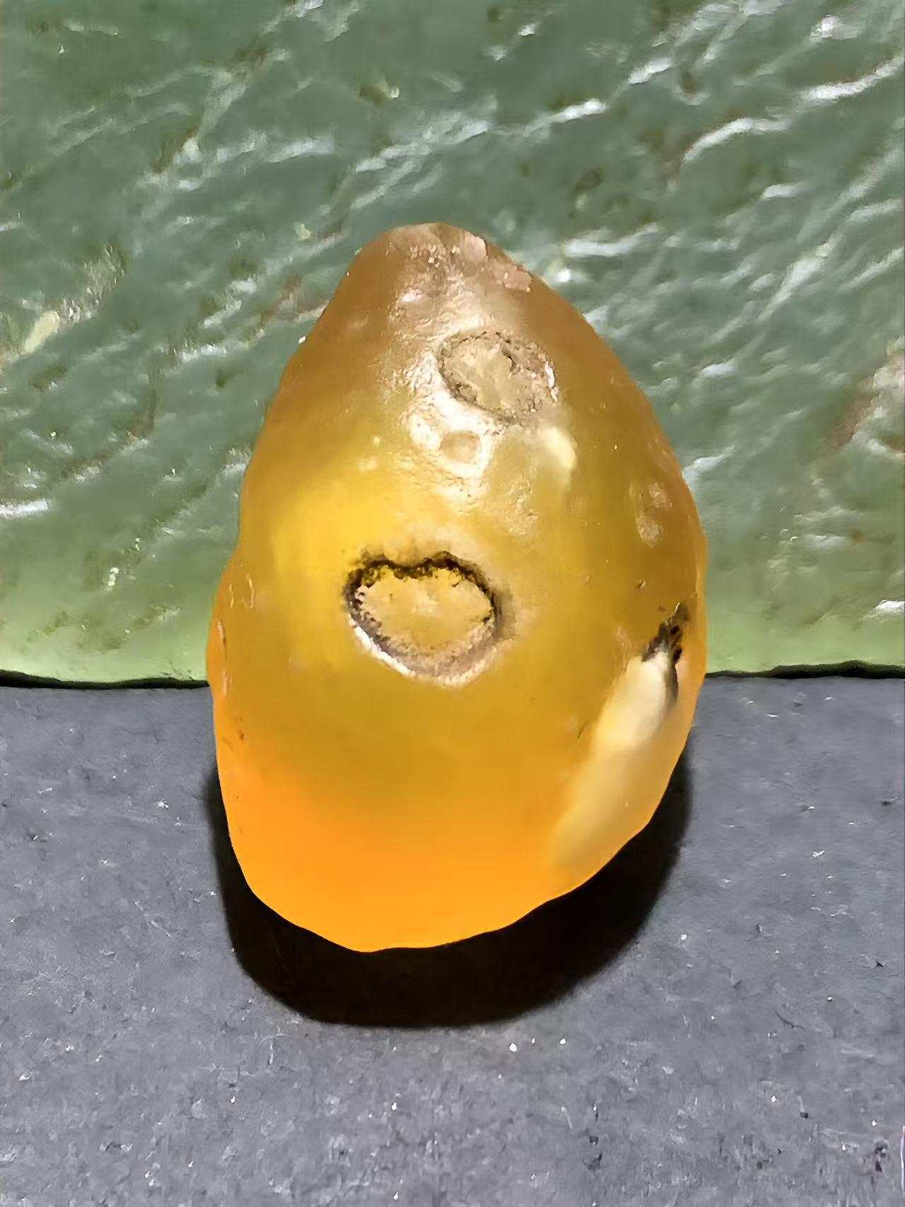 精美冰透高玉化阿拉善玛瑙包玛瑙，原石珠子一颗