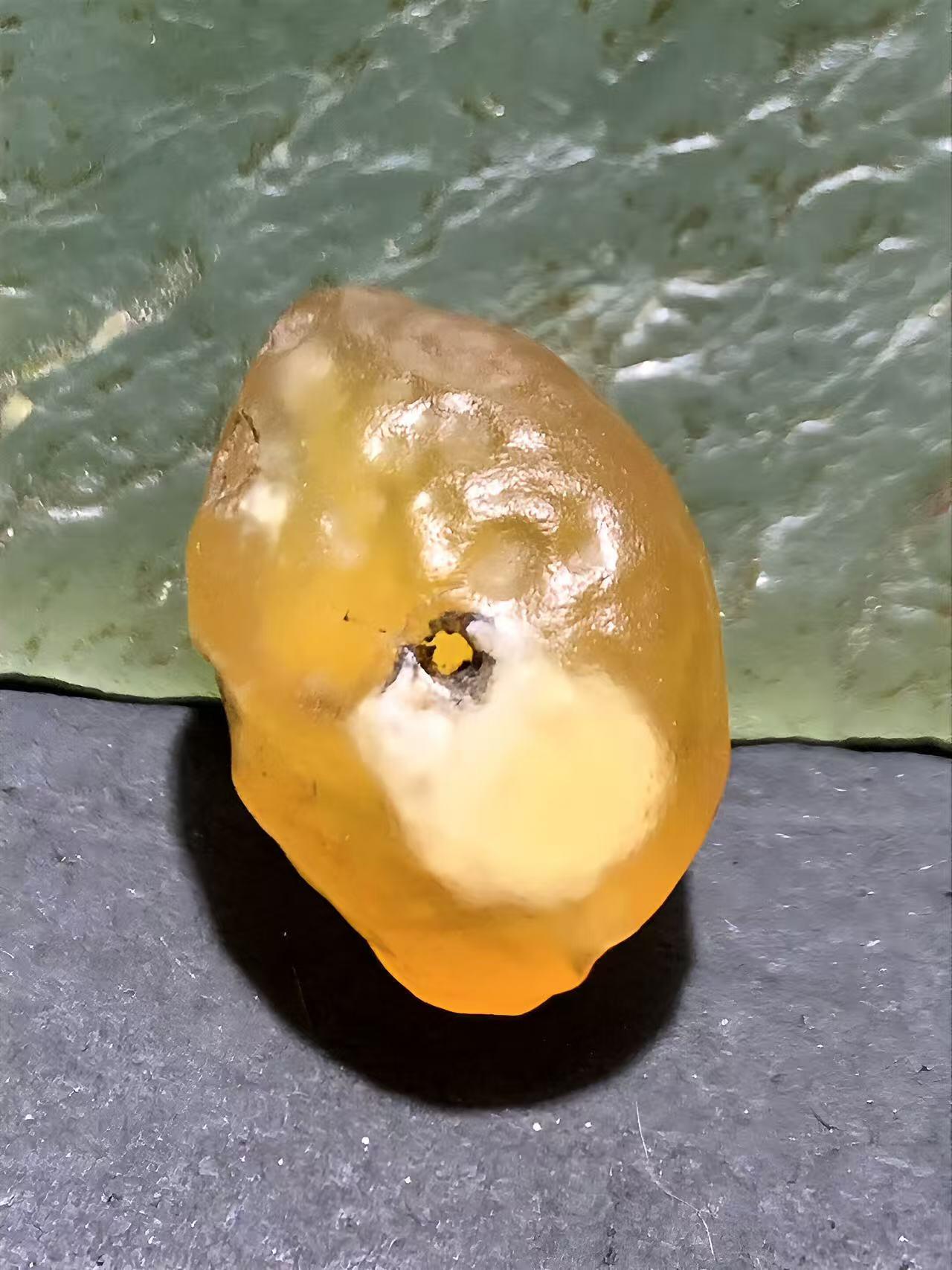 精美冰透高玉化阿拉善玛瑙包玛瑙，原石珠子一颗