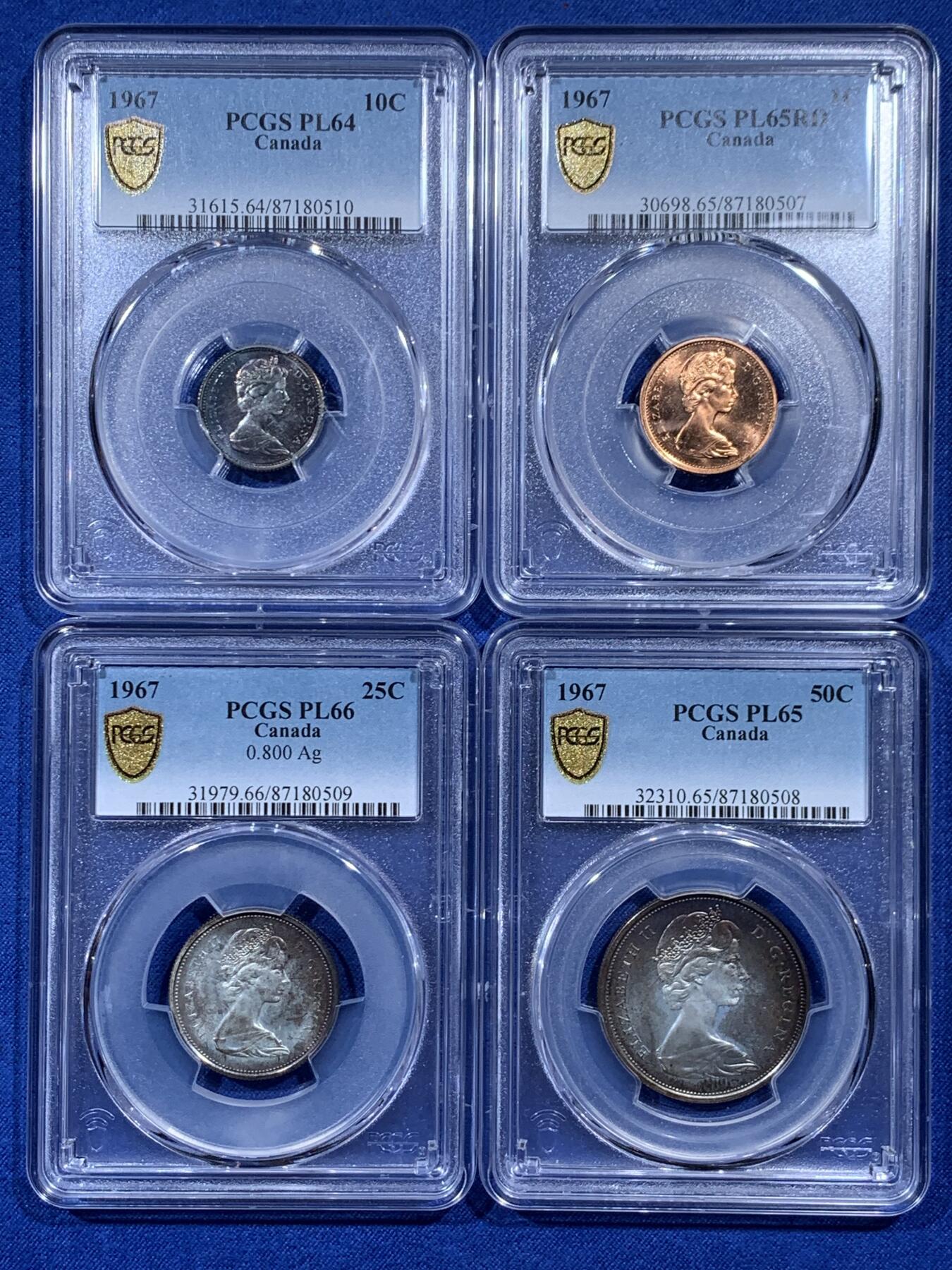 《竞宝斋》第395场 周日，周一，2场连拍 （全场包邮） 四枚一组 PCGS PL65RD/PL64/PL66/PL65 加拿大1967年建国百年1分/10分/25分/50分，PL大多是白币，重彩币还能有镜面感非常难得。3枚银币都是重彩，实物非常漂亮