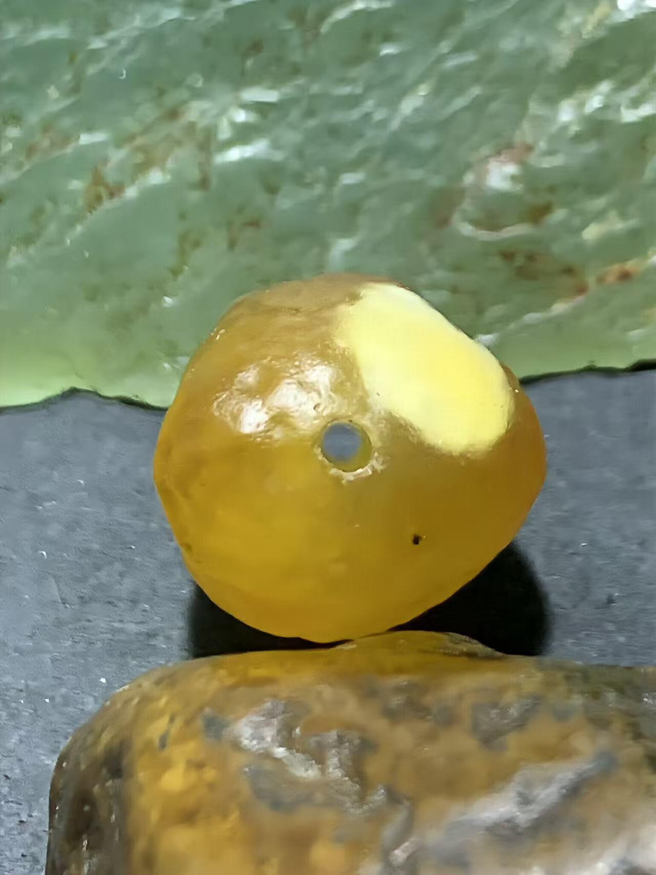 精美冰透高玉化阿拉善玛瑙包玛瑙，原石珠子一颗