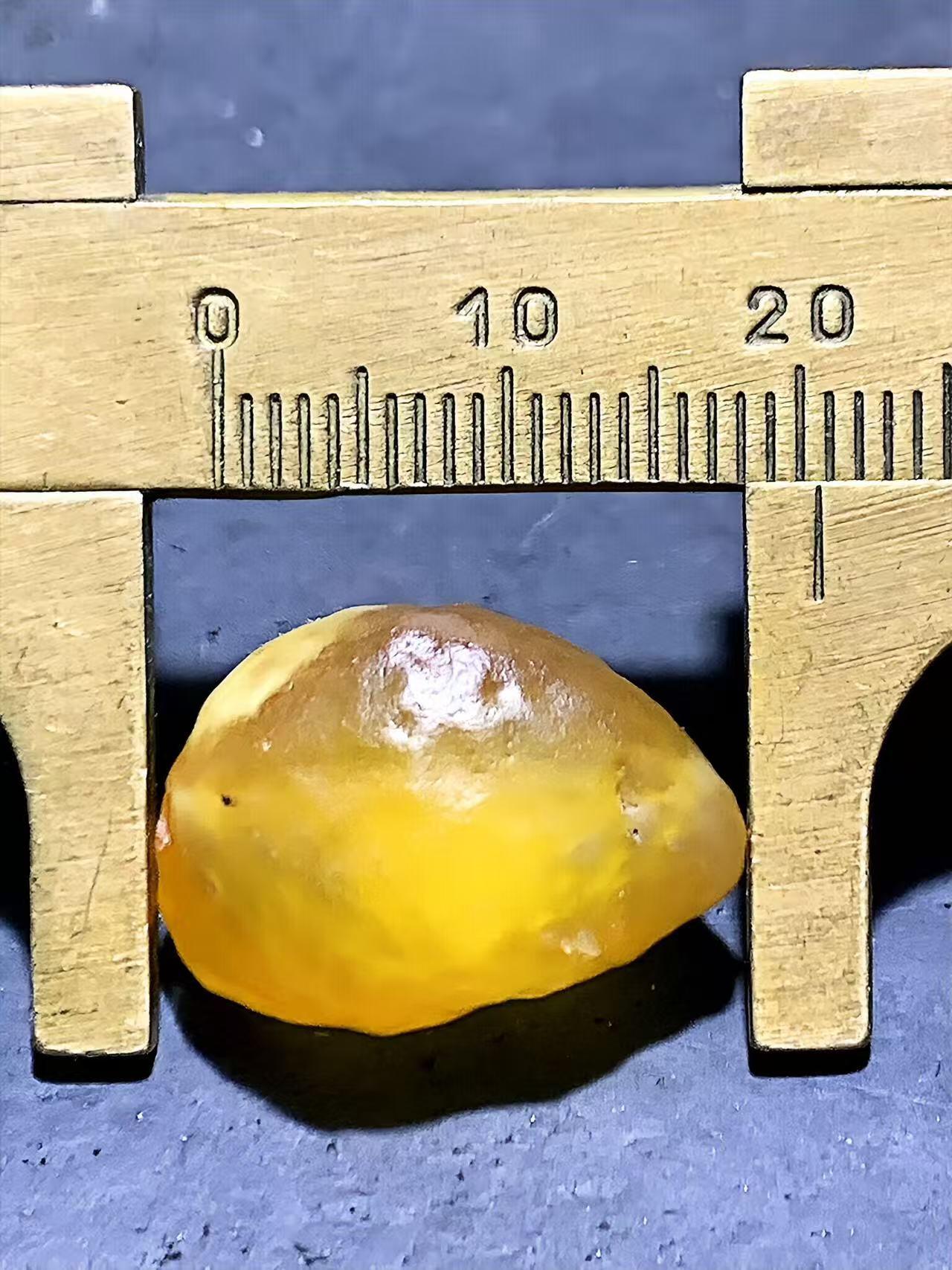 精美冰透高玉化阿拉善玛瑙包玛瑙，原石珠子一颗